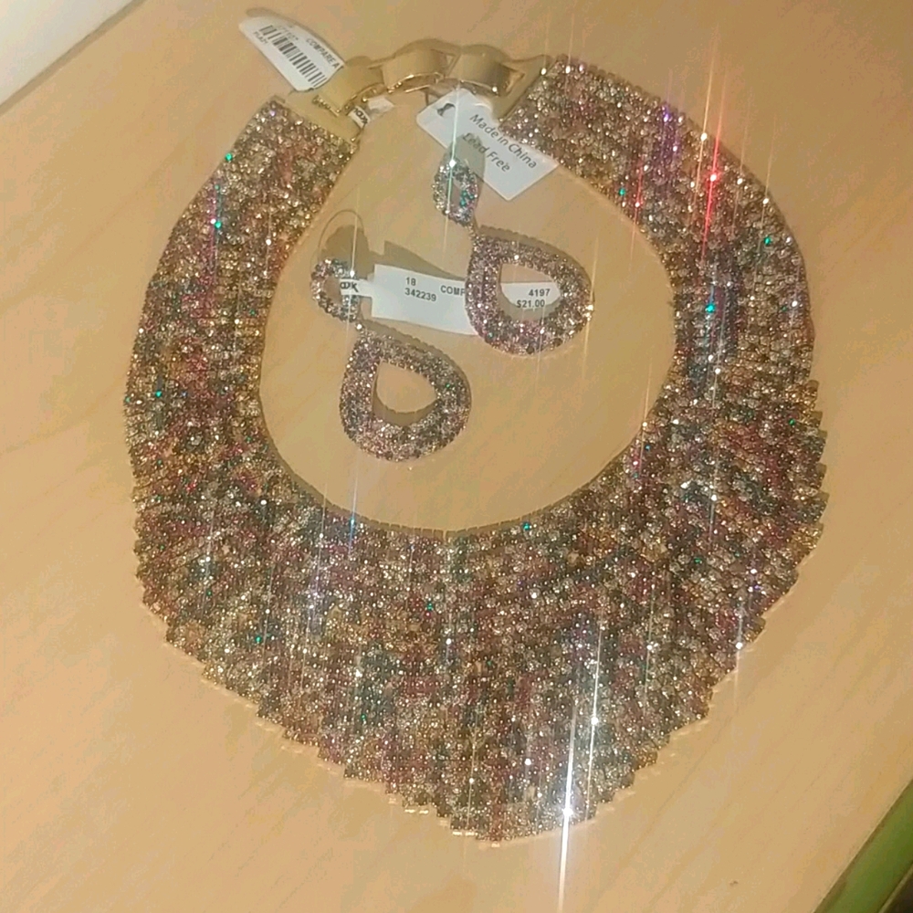 Fancy earrings ✨️